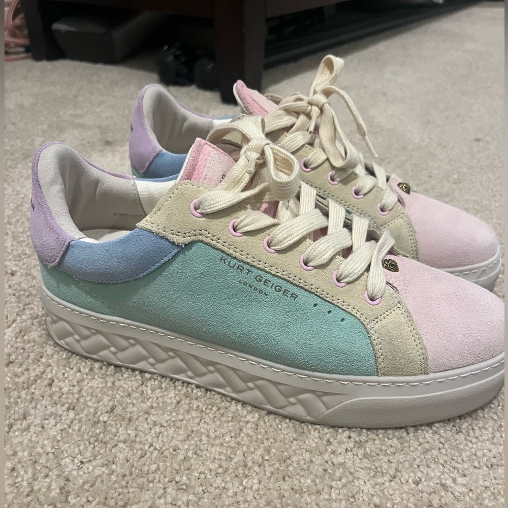 Kurt Geiger women’s sneakers.Size 39 (US 7 1/2) fits more like an 8.Worn twice.